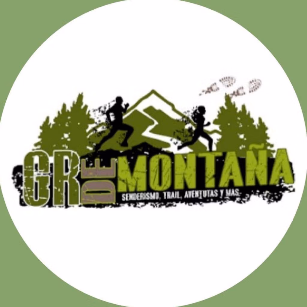 Logotipo de GR de Montaña con figuras de corredores y montañas verdes de fondo. Texto "Senderismo, Trail, Aventuras y más" en la parte inferior. Todo dentro de un círculo con borde verde claro.